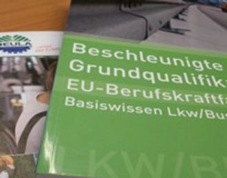 Nach bestandener Prüfung darfst Du mit Deiner Fahrerlaubnis gewerbliche Fahrten durchführen.