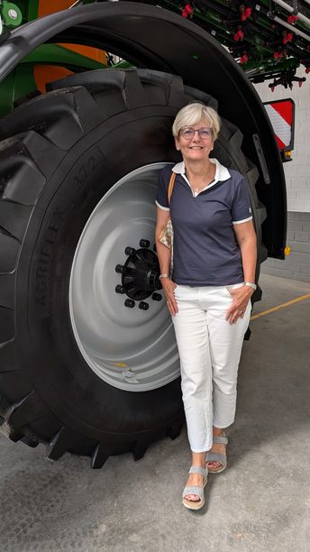 1000095464_Beate_Licht_Schlepperreifen